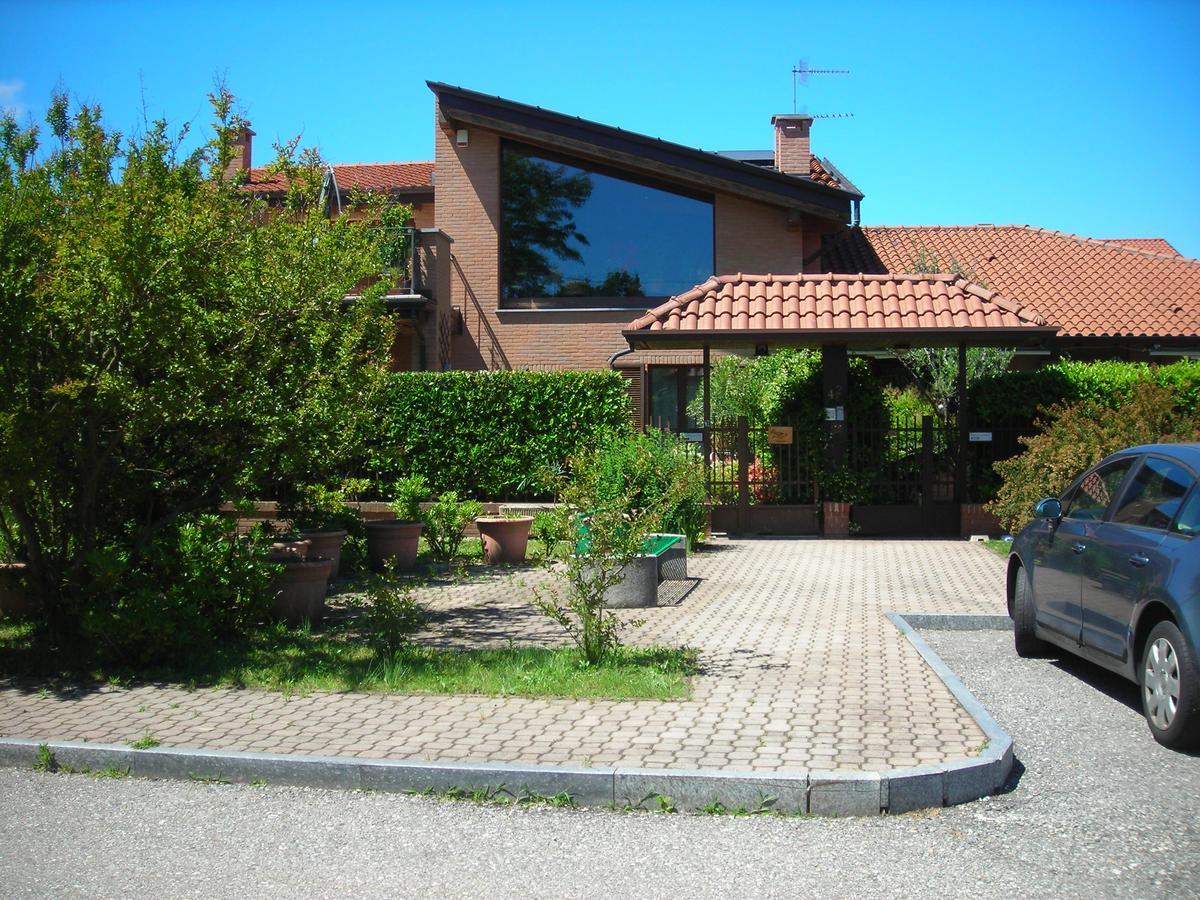 ガヴィラーテ La Folaga Bed & Breakfast エクステリア 写真