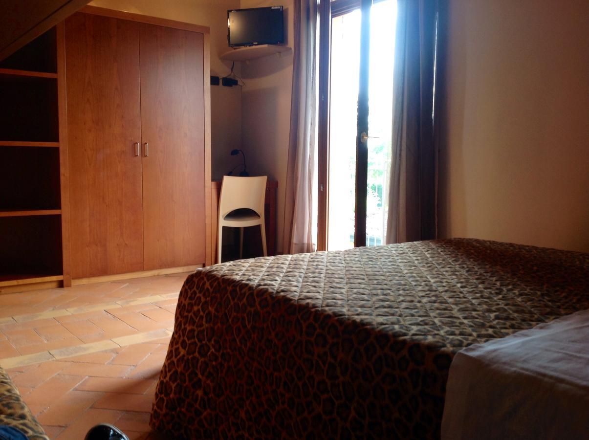 ガヴィラーテ La Folaga Bed & Breakfast エクステリア 写真