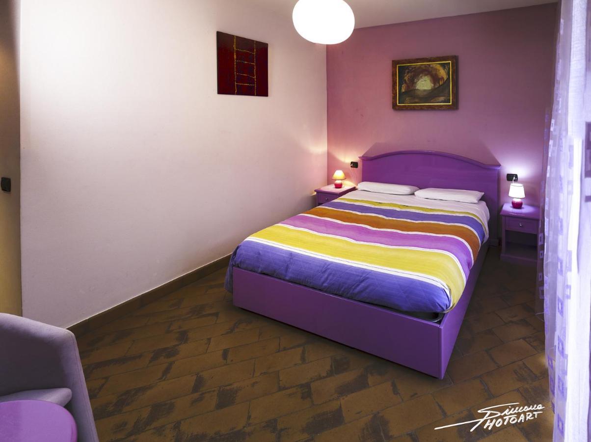 ガヴィラーテ La Folaga Bed & Breakfast エクステリア 写真